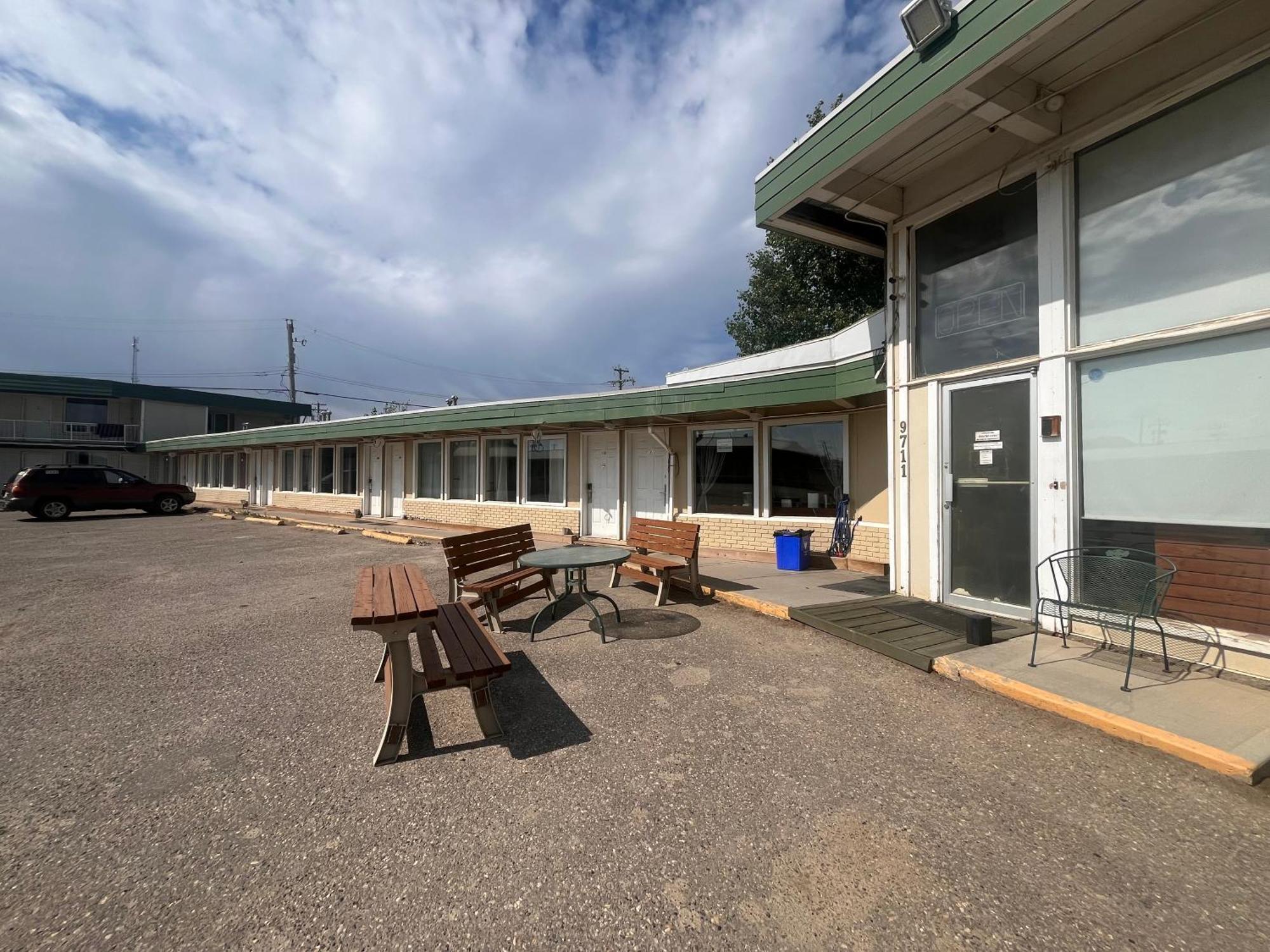 Caravan Motel Fort St. John ภายนอก รูปภาพ