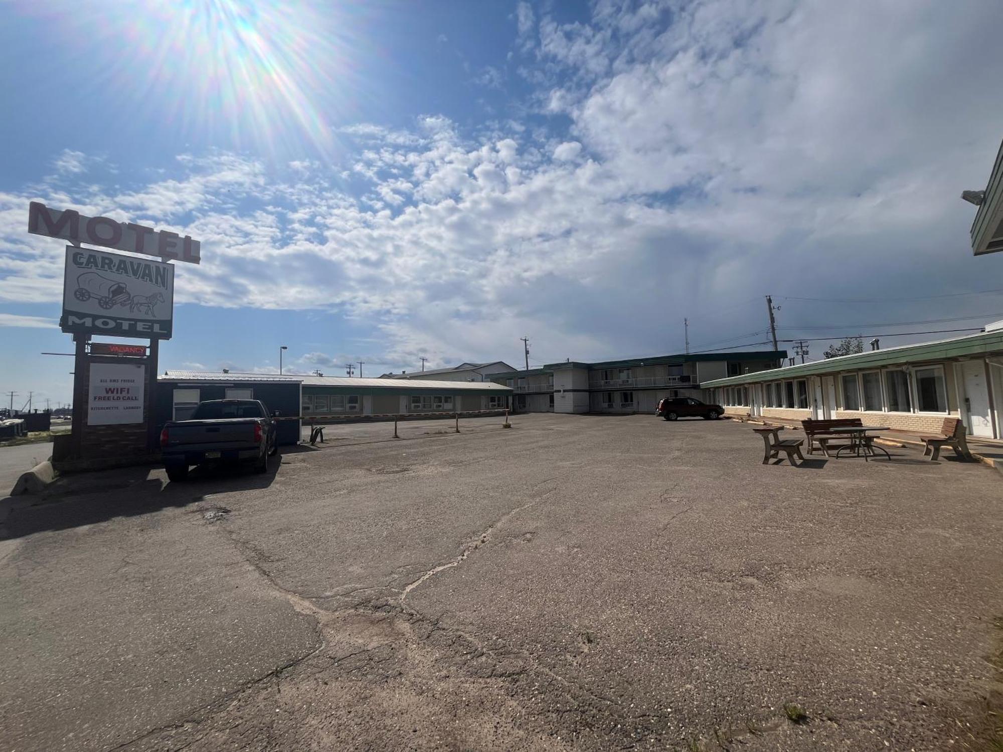 Caravan Motel Fort St. John ภายนอก รูปภาพ
